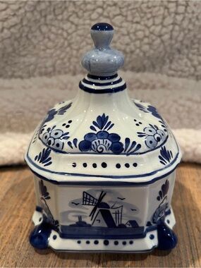 Delft Blue Porcelain Covered Jar/trinket Box-hand Painted, windmill design